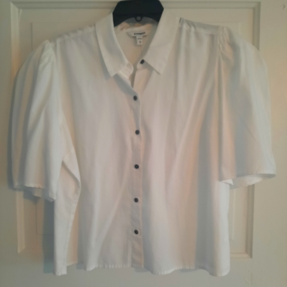 NWT EXPRESS COTTON PUFF SLEEVE CROP BUTTON DOWN BLOUSE